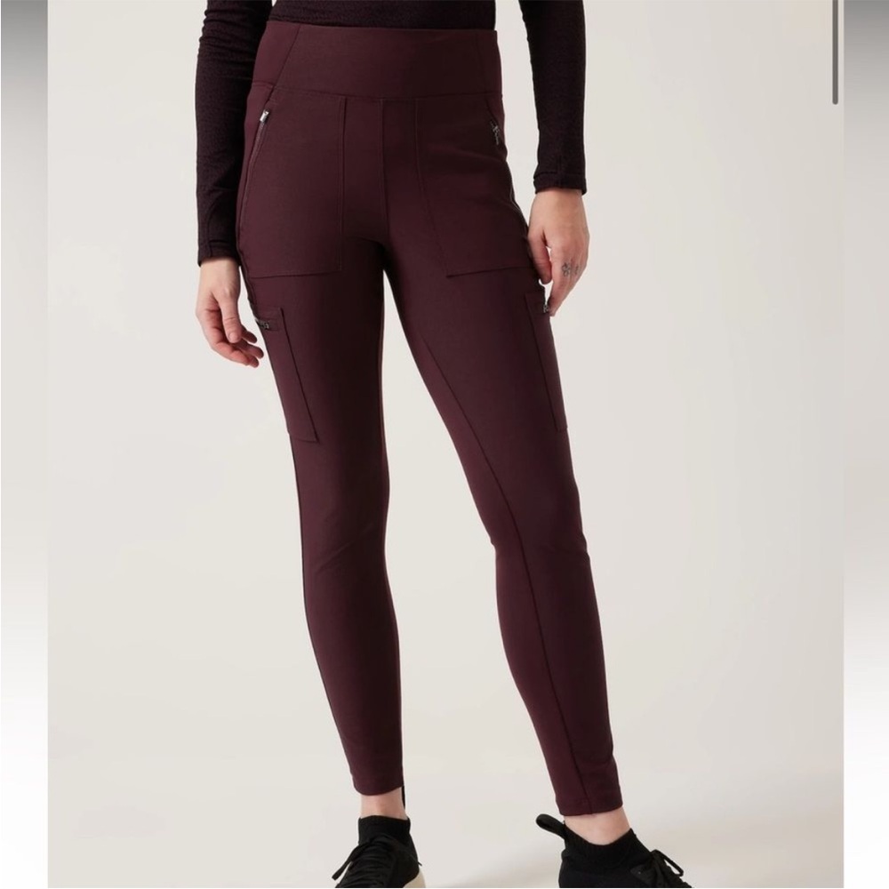 Athleta Headlands Hybrid Cargo II Tight Purple Size 8 Petite